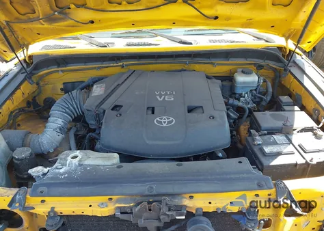 2007 Toyota Fj Cruiser z USA, uszkodzony, nr VIN JTEBU11F970054585